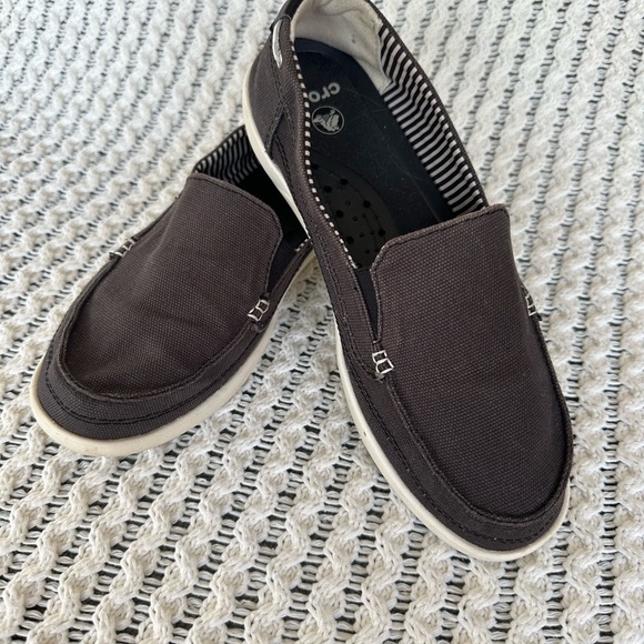 Crocs Women’s Dark Gray Walu Canvas Slip on Loafers Boat Shoes US 9 - Picture 2 of 7